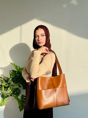Leather Crossbody Bag With Pockets- Camel