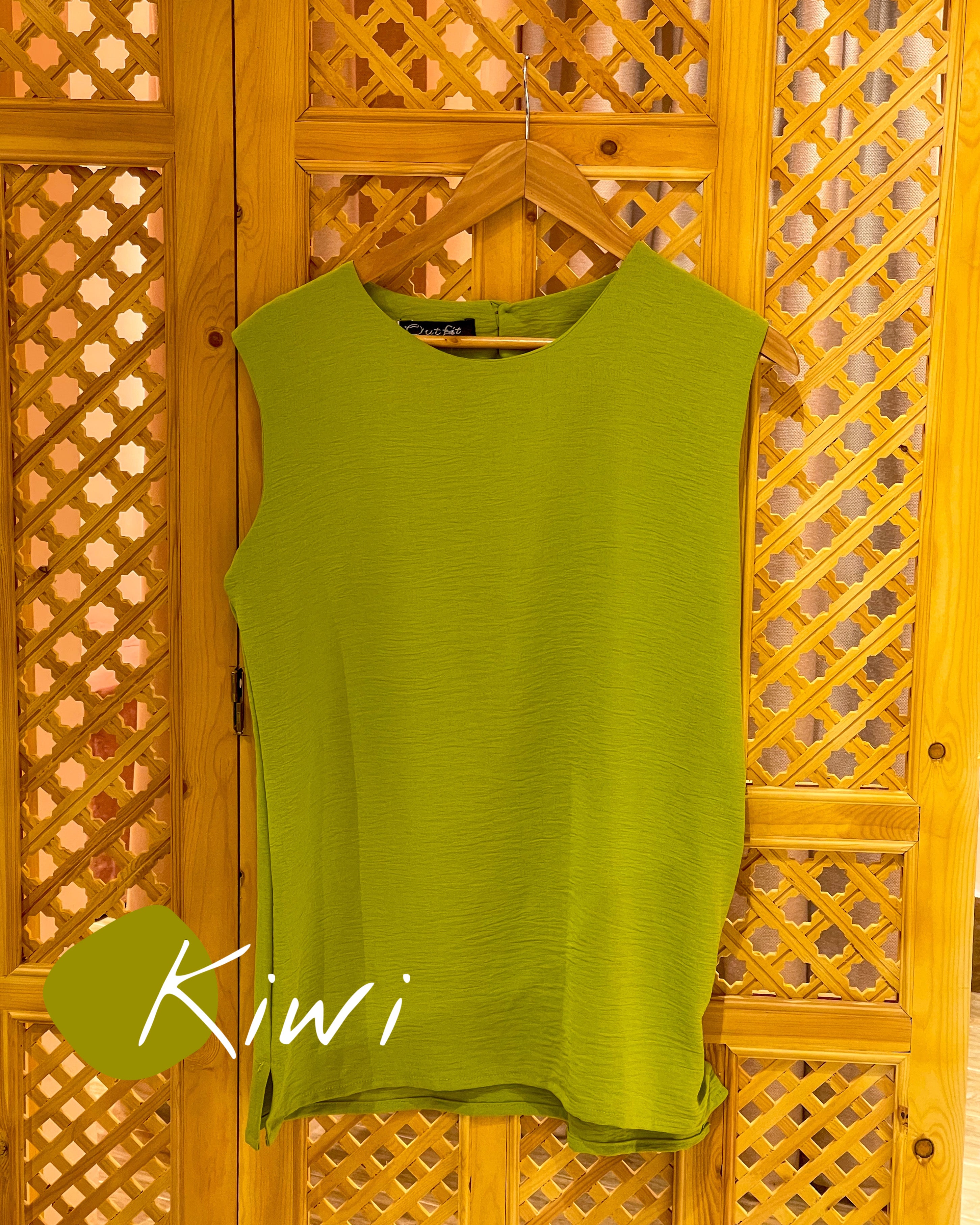 Flowy Basic Top Outlet Item