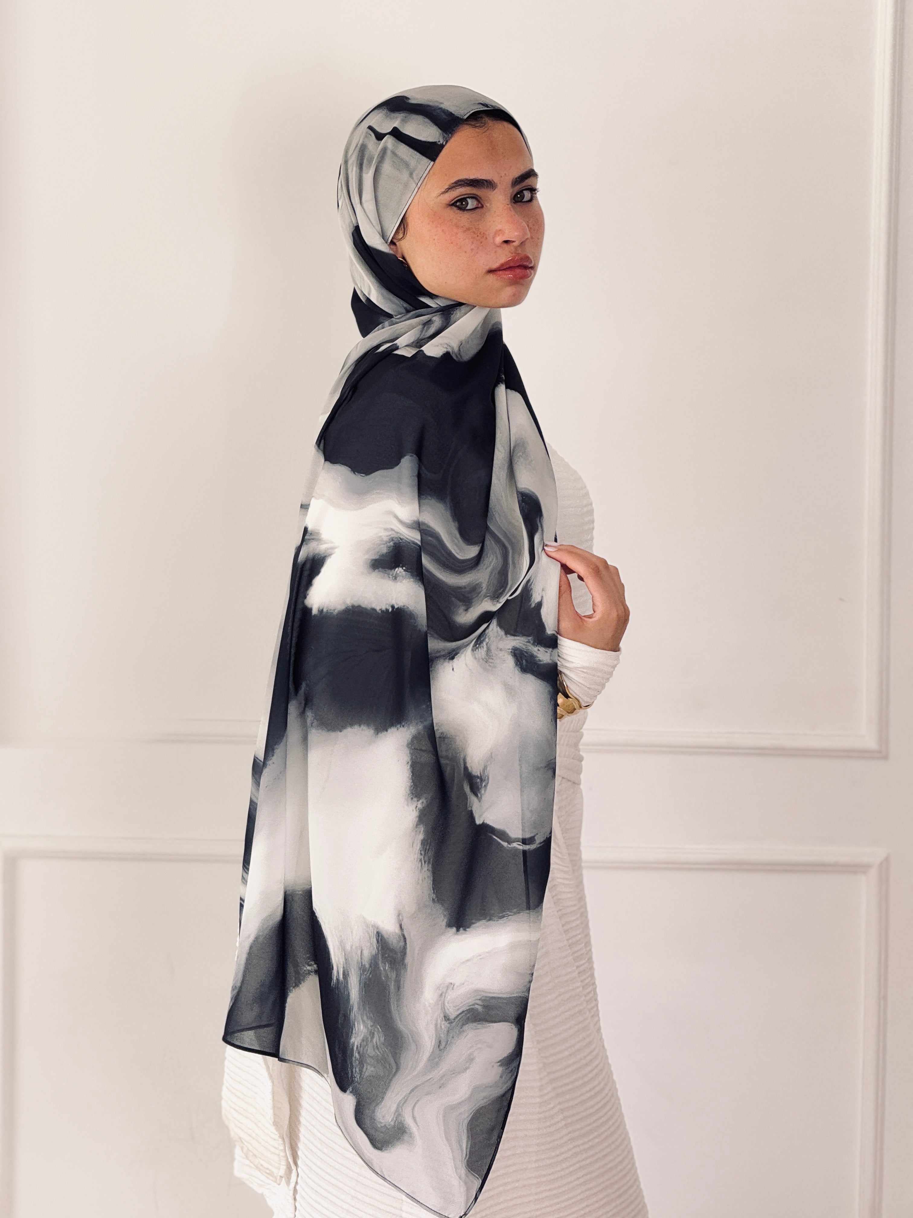 Shadow Fade Marble Scarf