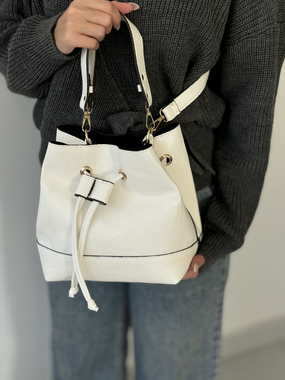 Drawstring Bucket Bag-White